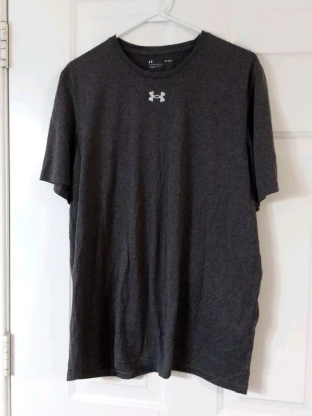 Under Armour Men's Size Large Loose Dark Gray T-Shirt Breathable Active